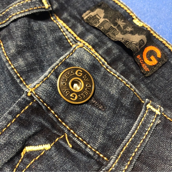 Jean shorts by Guess - Size 25 - Picture 2 of 3